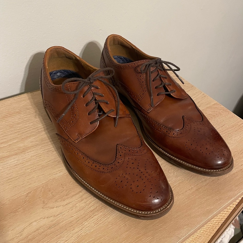 EUC Florsheim men’s wingtip oxford dress shoes